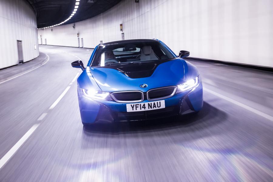 BMW i8 2014 года  (UK) (фото 28 из 69)